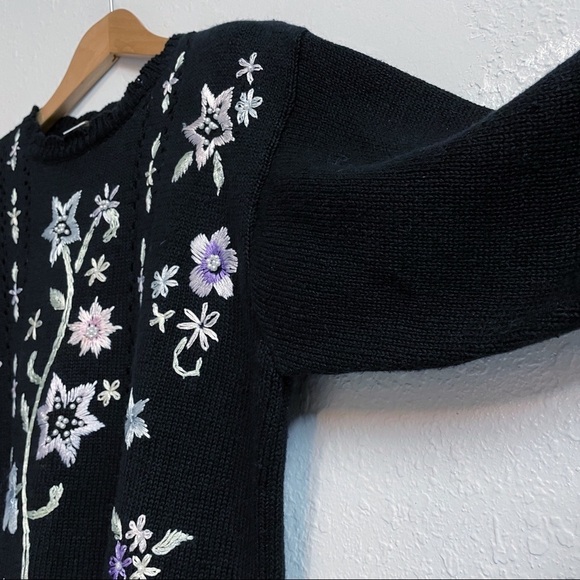 Black Vintage Embroidered Sweater Small - Picture 4 of 9
